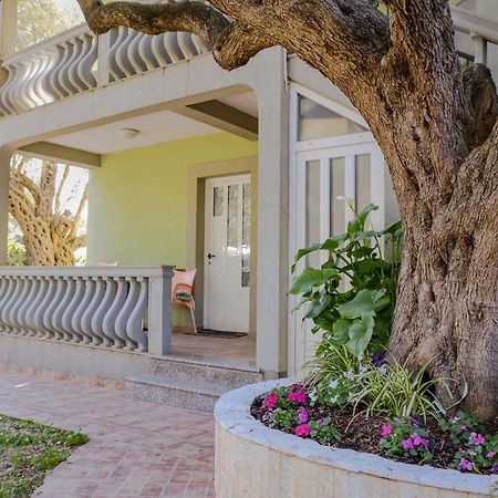 Apartments Oliva Utjeha Zewnętrze zdjęcie